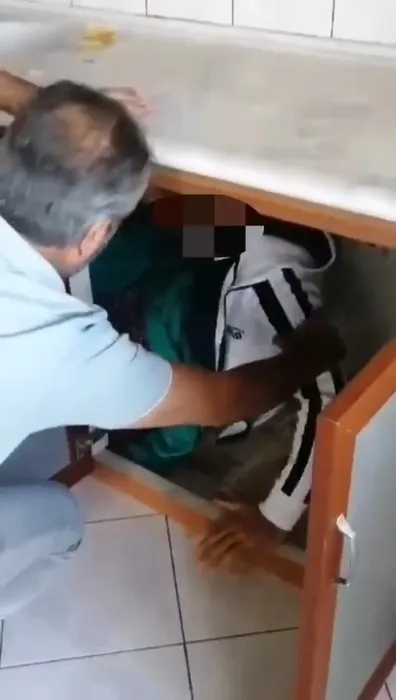 Samsun’da ilginç anlar: 9 yıl aranması olan şahıs mutfak tezgahı altında yakalandı!