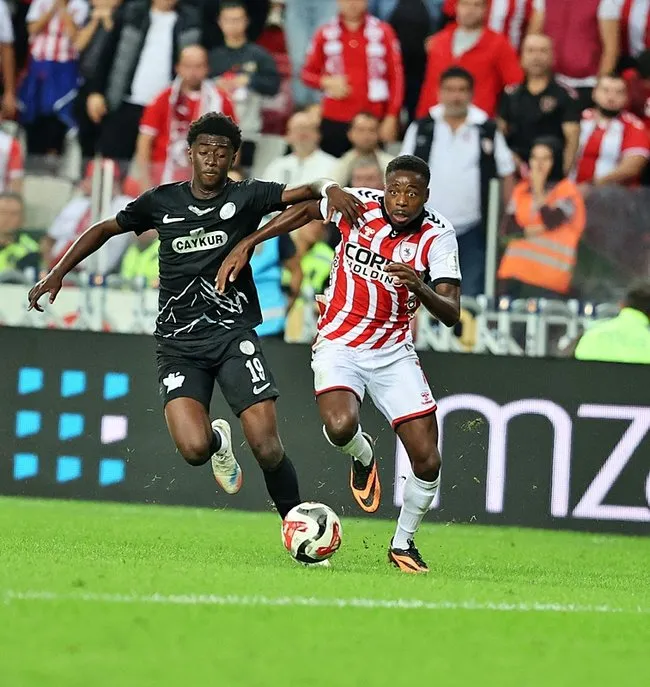 samsunspor-ile-rizespor-yenisemedi-1761592050513.jpg