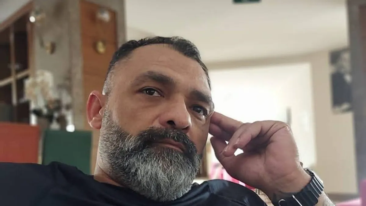 Antalya’da 40 metrelik falezlerden aşağı düştü: Cansız bedeni çıkarmak için ekipler seferber oldu! Antalya’da 40 metrelik falezlerden aşağı düştü: Cansız bedeni çıkarmak için ekipler seferber oldu!