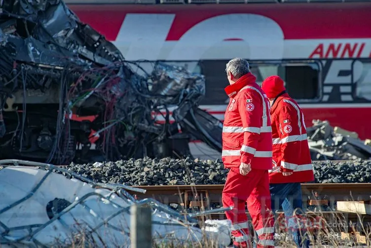 İtalya’da hızlı tren raydan çıktı: 2 ölü, 30 yaralı