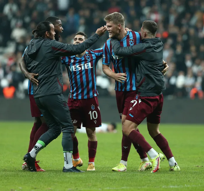 trabzonsporda-gervinho-donuyor-o-isim-kiralaniyor-1636689632407.jpg
