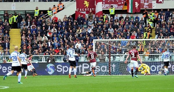 Antonio Candreva'dan dalak parçalayan şut!