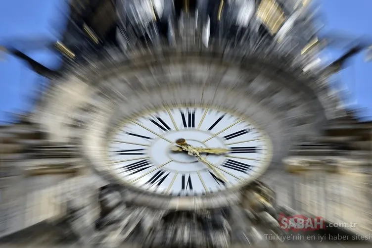 Türkiye’de saat kaç? Otomatik olarak saatler geri alındı… Vatandaşlar saati araştırıyor!