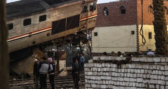 Mısır’da tren kazası: 5 ölü 27 yaralı