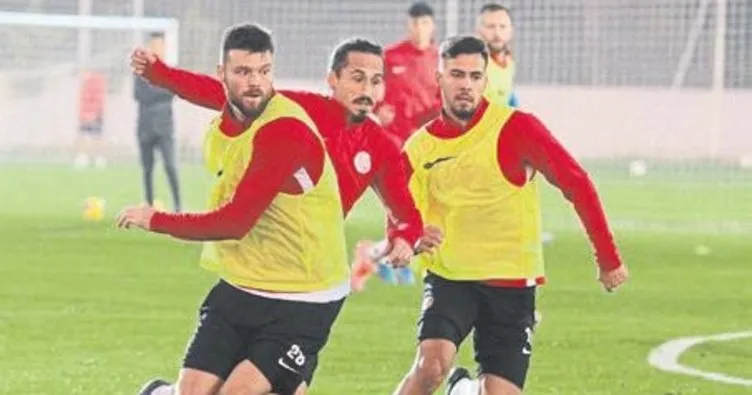Antalyaspor’da ‘çifte’ mesai