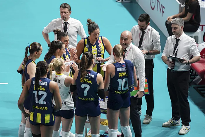 fenerbahce-medicana-galatasaray-daikine-deplasmanda-set-vermedi-1769962335265.jpeg