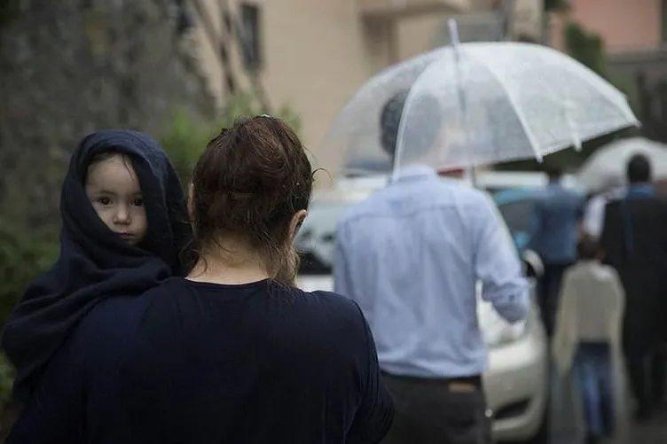 İstanbul’da yağan sağanak yağmur vatandaşları hazırlıksız yakaladı