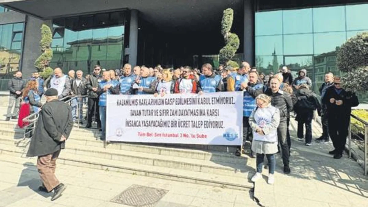 Üsküdar Belediyesi’nde işçilerin maaş isyanı Üsküdar Belediyesi’nde işçilerin maaş isyanı