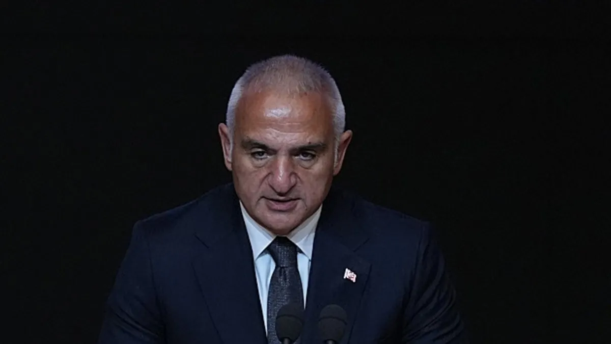 Bakan Ersoy, Atatürk’ün ebediyete irtihalinin 87. yılı anma törenine katıldı Bakan Ersoy, Atatürk’ün ebediyete irtihalinin 87. yılı anma törenine katıldı