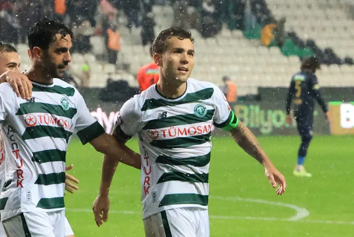konyaspor-kasimpasayi-rahat-gecti-yesil-beyazlilar-tehlikeden-uzaklasti-1700928400985.jpg