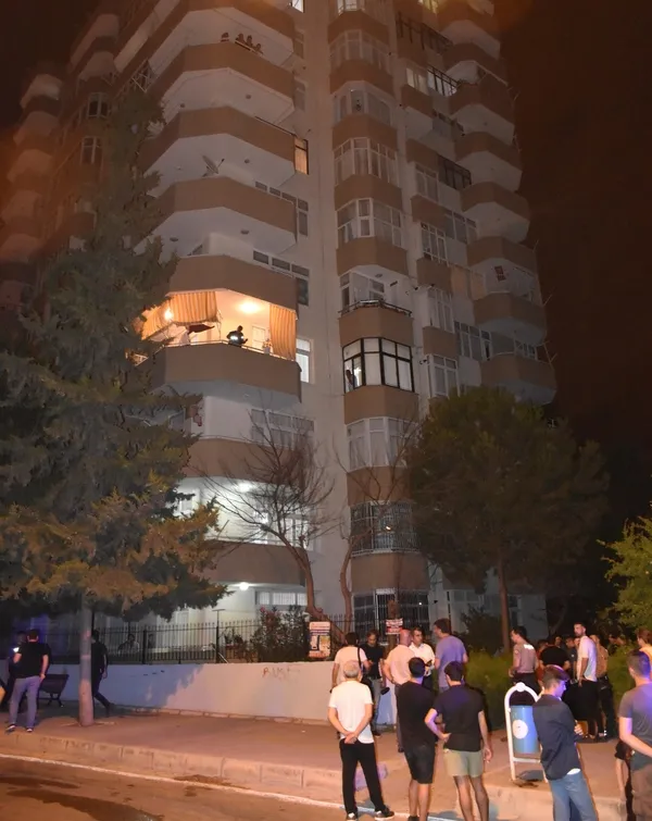 balkondan-dusen-genc-kiz-hayatini-kaybetti-1660044733066.jpg