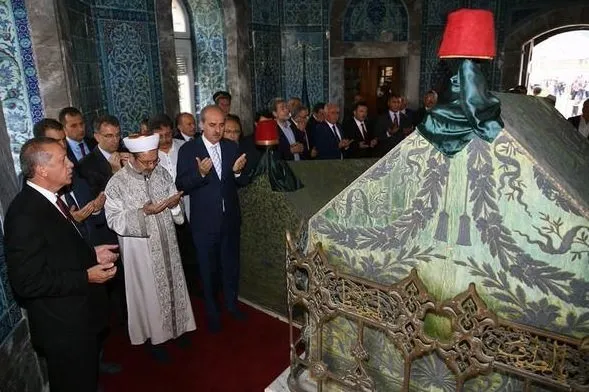 Cumhurbaşkanı Erdoğan, Eyüp Sultan Türbesi'nin restorasyondan sonraki açılışına katıldı