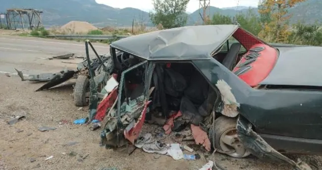 Adana Kozan'da feci kaza: 1'i ağır 4 yaralı var! Adana Kozan'da feci kaza: 1'i ağır 4 yaralı var!