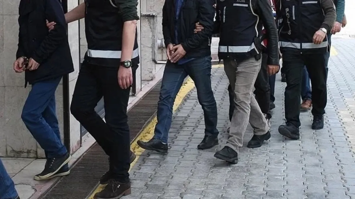 İstanbul’da DEAŞ operasyonu: 29 gözaltı İstanbul’da DEAŞ operasyonu: 29 gözaltı