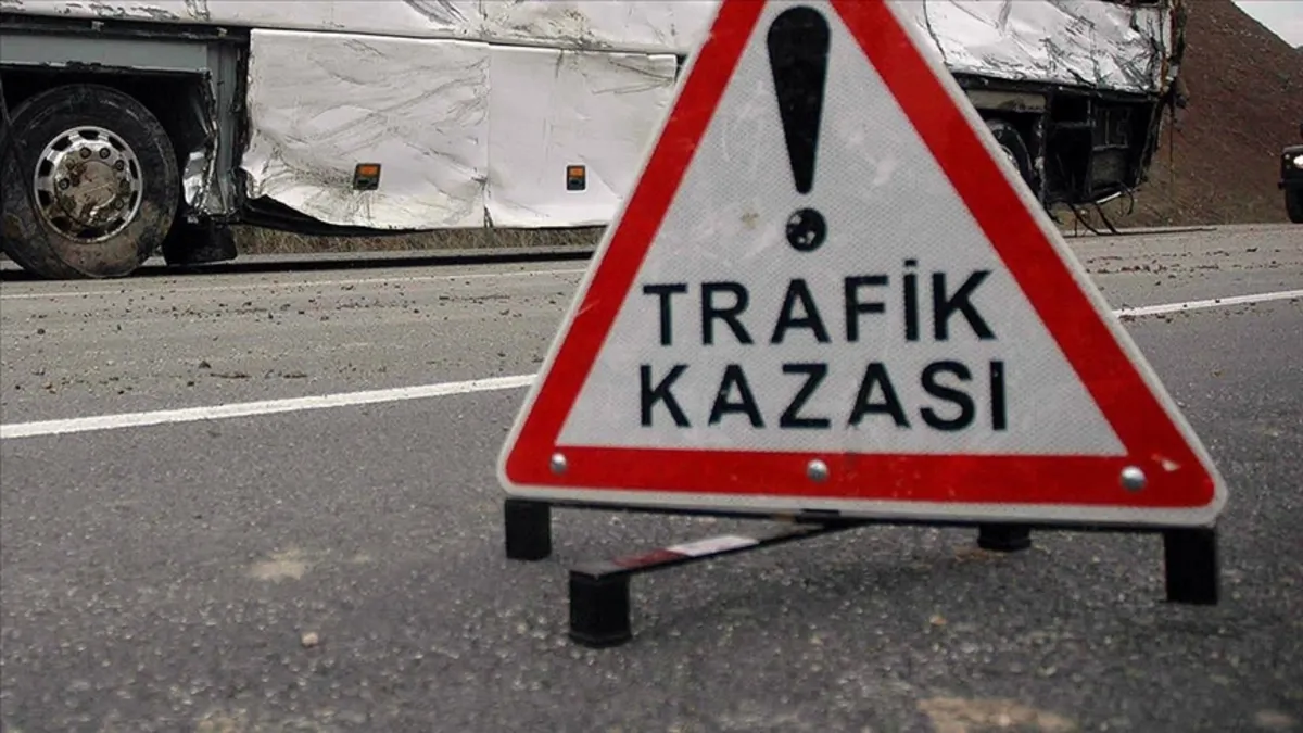 Bergama'da kaza yapan itfaiye aracı