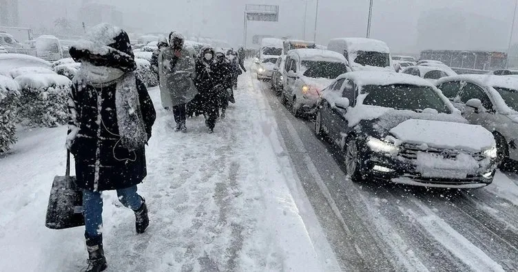 SON DAKİKA: AKOM’dan İstanbul’a kar yağışı ve fırtına uyarısı! Günlerce sürecek...