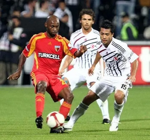 Kartal'da çöküş sürüyor