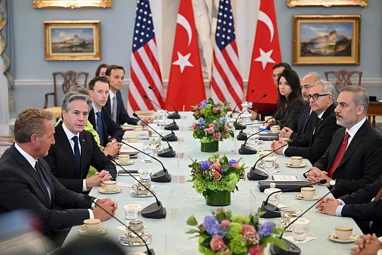 Yunan basını Türkiye’nin ABD hamlesiyle çalkalanıyor! Bakan Fidan’ın ziyareti manşete oturdu: Türkler geri adım atmıyor!