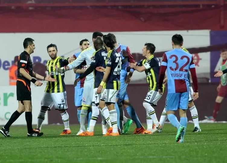 Olaylı Trabzonspor-Fenerbahçe maçından kareler