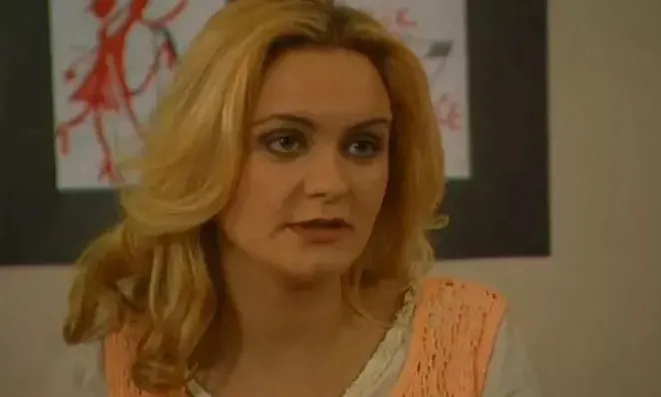 ’7 Numara’nın sarışın afetiydi! Nuray Uslu güzelliği ile yıllara meydan okumuş…