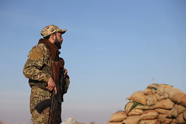 son-dakika-suriye-ordusundan-pkkypgye-operasyon-teror-hedefleri-ates-altinda-1768601139698.jpeg SON DAKİKA | Suriye ordusundan PKK/YPG'ye operasyon: Terör hedefleri ateş altında