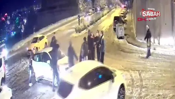 İstanbul'da anne ve babanın kayan araçtaki çocuklarını kurtarma çabası kamerada | Video