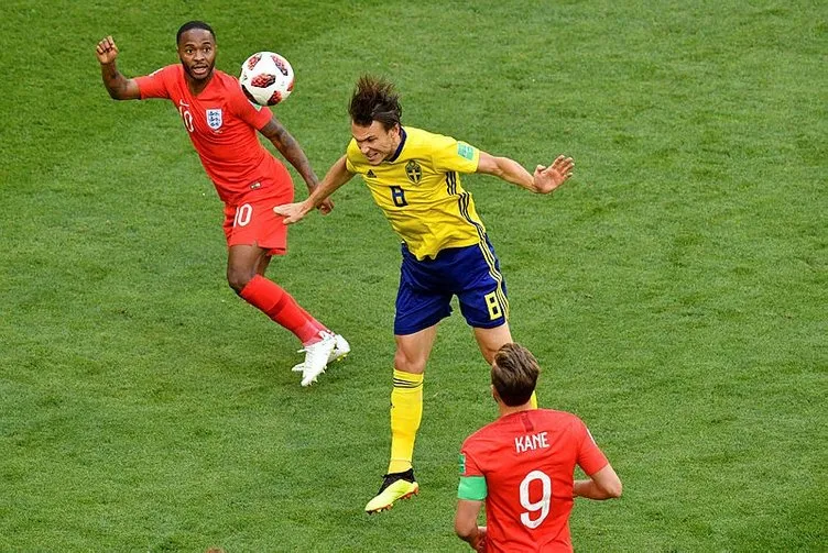 İsveç - İngiltere maçından kareler