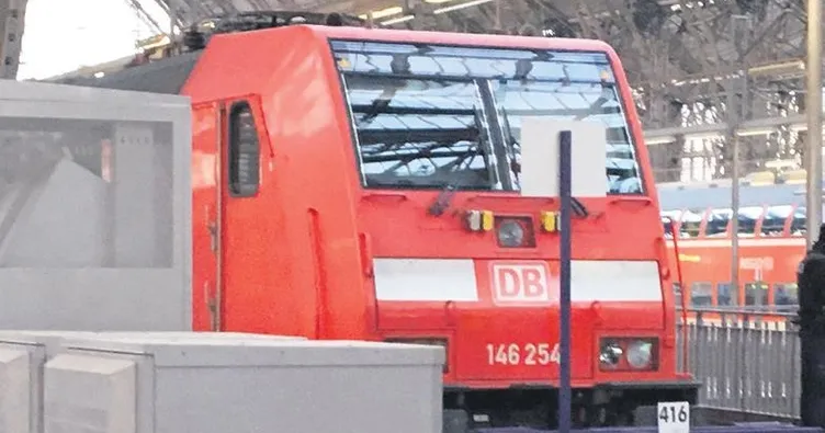 Hızını alamadı bariyere çarptı