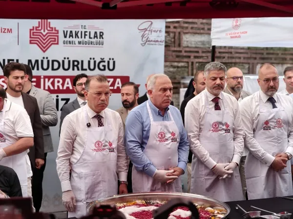 misir-carsisinda-20-bin-kisilik-asure-ikrami-1782472576569.jpg