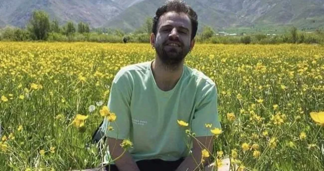 Müzik öğretmeni ilaç almaya gittiği eczane önünde öldü Müzik öğretmeni ilaç almaya gittiği eczane önünde öldü