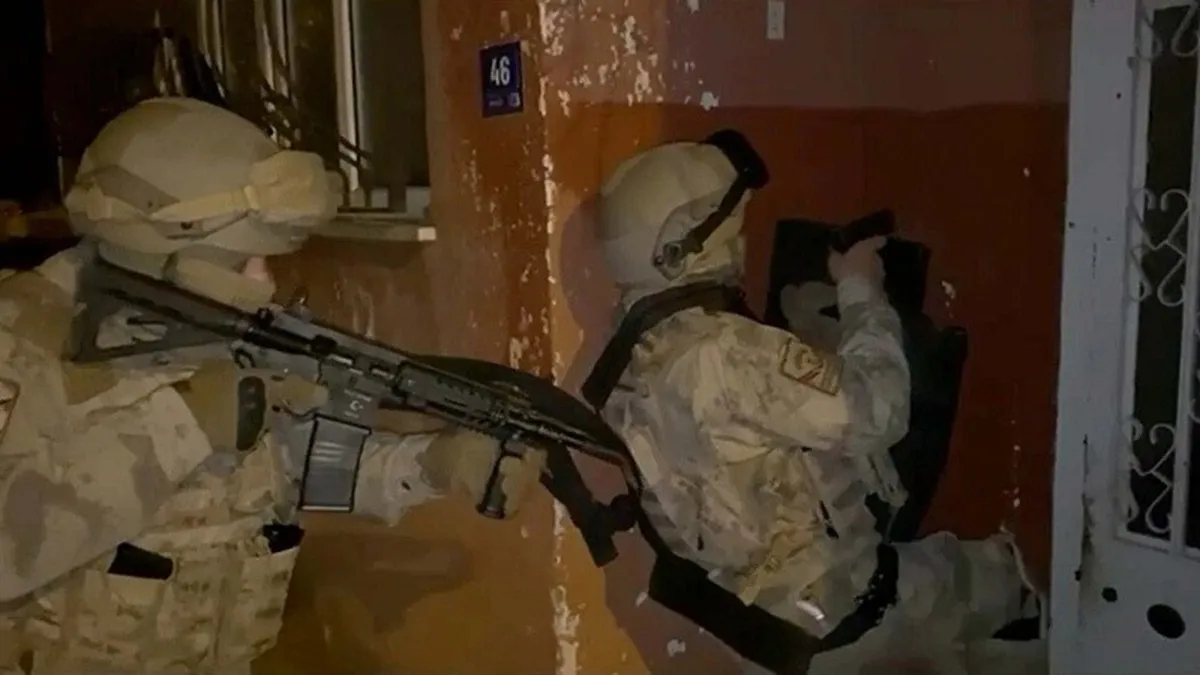3 ilde zehir tacirlerine operasyon: 111 şüpheli yakalandı