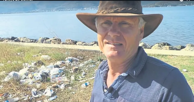 Mick amca bizim yerimize utandı