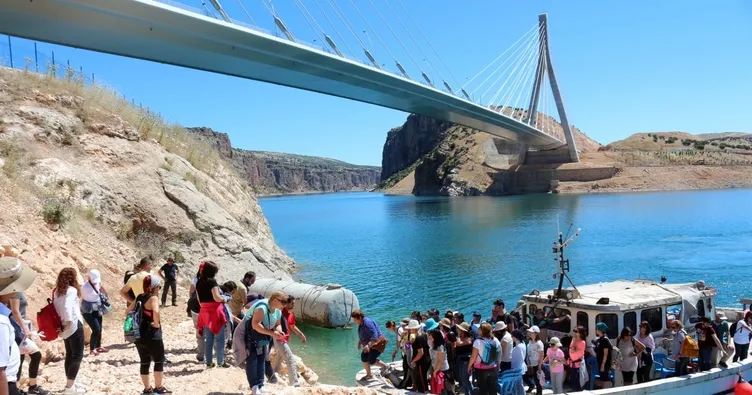 Gerger Kanyonları görenleri büyülüyor