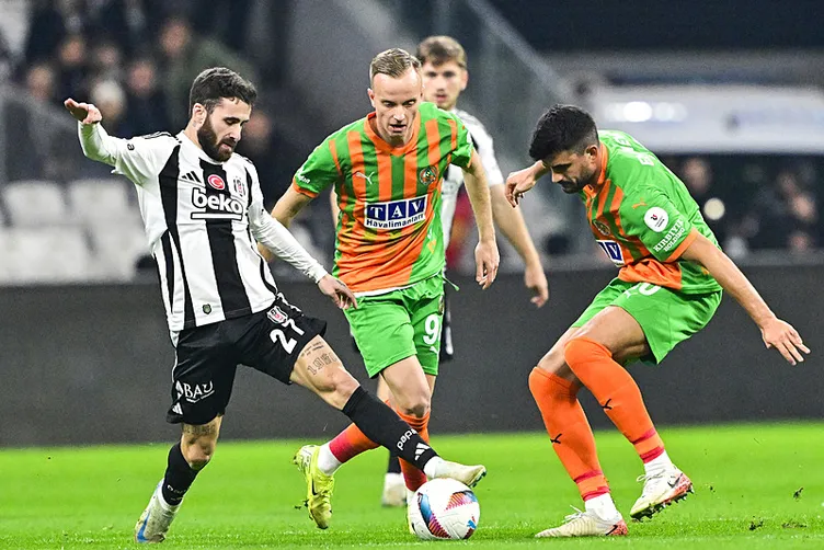 Son dakika haberi: Beşiktaş - Alanyaspor maçına damga vuran pozisyon! Mustafa Çulcu’dan flaş penaltı yorumu...
