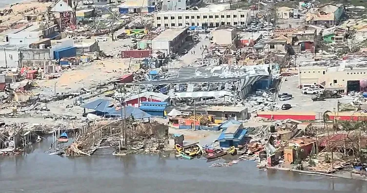 Karayipler’de ölümcül Melissa kasırgası: Şehirler sular altında kaldı