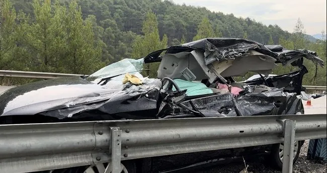Antalya-Isparta karayolunda can pazarı! Yangınına giden arazöz ile 2 otomobil çarpıştı: 1 ölü, 6 yaralı Antalya-Isparta karayolunda can pazarı! Yangınına giden arazöz ile 2 otomobil çarpıştı: 1 ölü, 6 yaralı