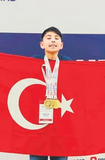 11 yaşında matematik şampiyonu oldu