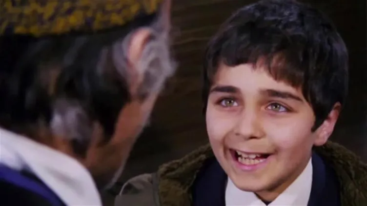 Neşeli Günler’in Tuncay’ını şimdi tanımak imkansız! Güzel gözleriyle hafızalara kazınan çocuk yıldız Necati Aslan’a yıllar acımadı...