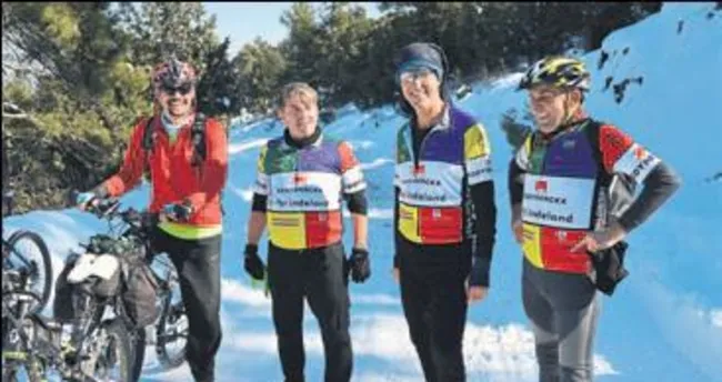 Bisiklet pedalları karda da döndü