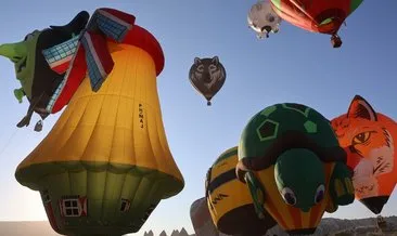 Kapadokya semalarında 40 adet figürlü balon renkli görüntülere sahne oldu #nevsehir