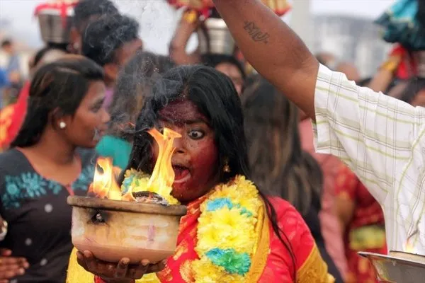 1,5 milyon Hindu Thaipusam için buluştu