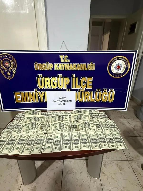 urgupte-sahte-dolar-operasyonu-ogrencilerin-de-aralarinda-oldugu-4-kisi-tutuklandi-1776594698342.jpg