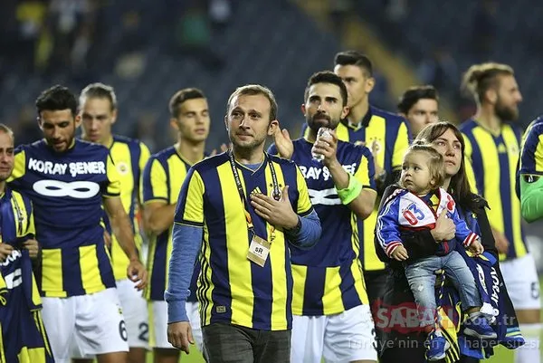 Fenerbahçeli futbolcular Koray Şener'i unutmadı