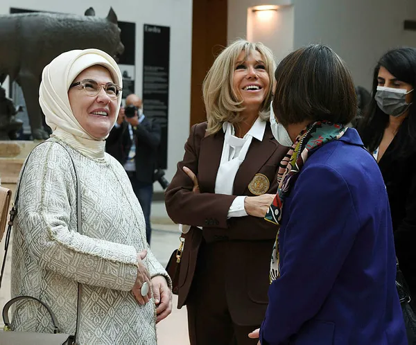 g-20de-turkiye-fransa-arasinda-first-lady-diplomasisi-1635778811003.jpg G-20’de Türkiye-Fransa arasında 'First Lady' diplomasisi
