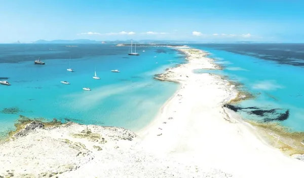 2026-yazinin-yildizi-formentera-1788014793294.jpeg