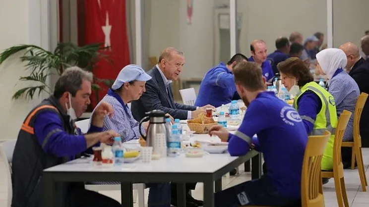Başkan Erdoğan işçilerle iftarda buluştu | Video