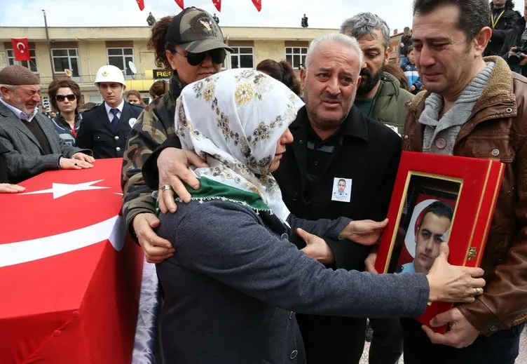 Şehidin cenaze namazında duygusal anlar yaşandı!