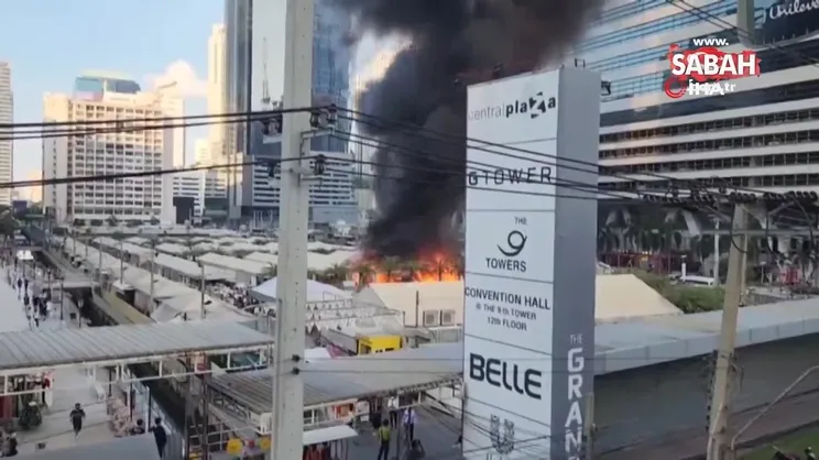 Bangkok'ta pazar yerinde yangın