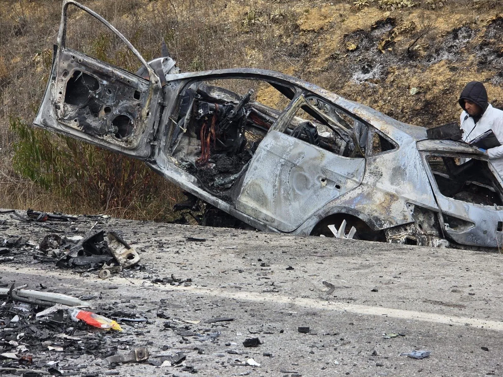 Son dakika: Erzincan'da feci kaza! Otomobil alev alev yandı: Çok sayıda ölü var