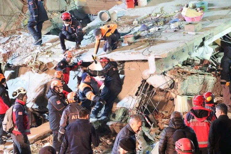 Kartal’da çöken binada iki gün önce sallantı olduğu iddia edildi